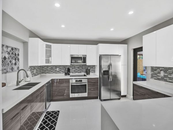 Explore Hollywood: Stylish Vacation Rental Home