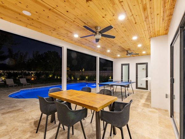 Hollywood Vacation Pool Home Five Bedroom