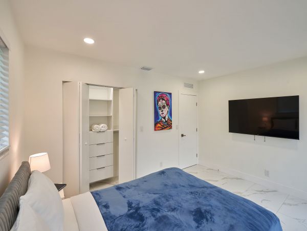 Hollywood Vacation Pool Home Five Bedroom