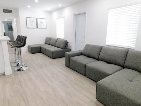 Short Walk to Beach from this Lovely 3 Bedroom Condo
