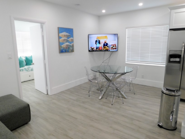 Short Walk to Beach from this Lovely 3 Bedroom Condo