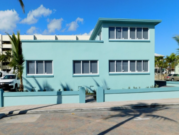 Short Walk to Beach from this Lovely 3 Bedroom Condo
