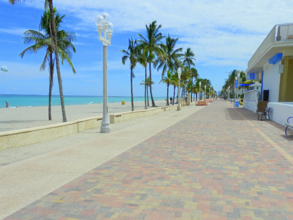 Short Walk to Beach from this Lovely 3 Bedroom Condo