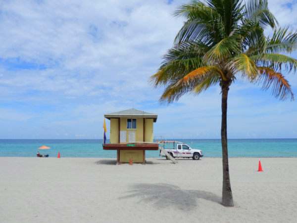 Short Walk to Beach from this Lovely 3 Bedroom Condo