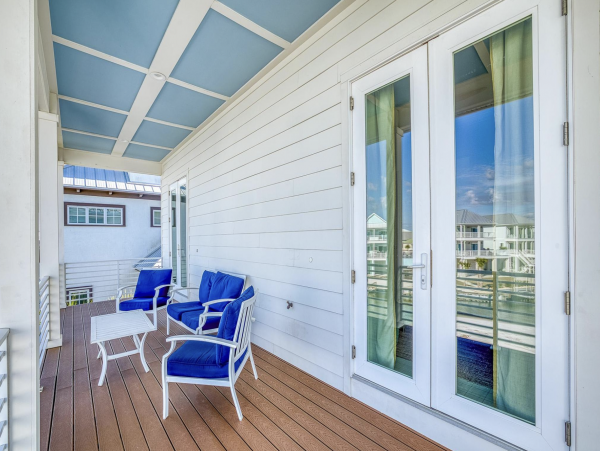Navarre Beach Home with 4 Bedrooms