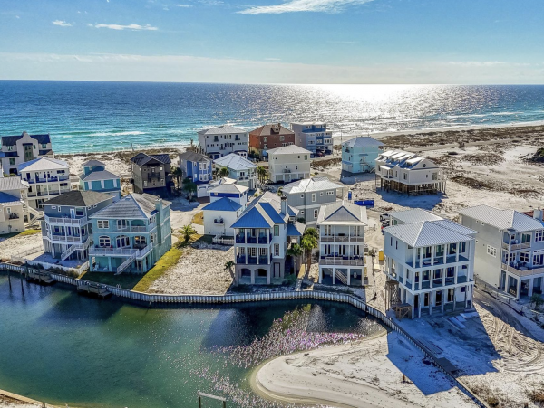 Navarre Beach Home with 4 Bedrooms