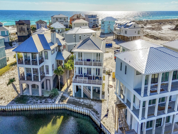 Navarre Beach Home with 4 Bedrooms