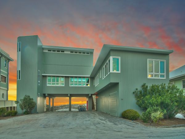 Luxury Beachfront Vacation Home 6 Bedrooms, Private Pool in Santa Rosa Beach
