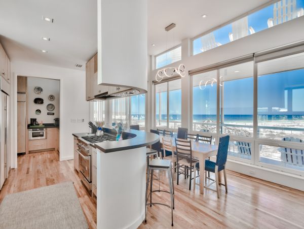 Luxury Beachfront Vacation Home 6 Bedrooms, Private Pool in Santa Rosa Beach