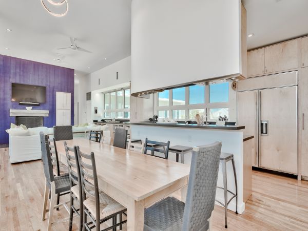 Luxury Beachfront Vacation Home 6 Bedrooms, Private Pool in Santa Rosa Beach