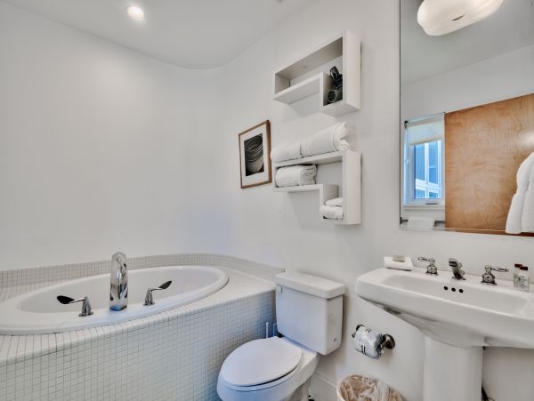 Luxury Beachfront Vacation Home 6 Bedrooms, Private Pool in Santa Rosa Beach