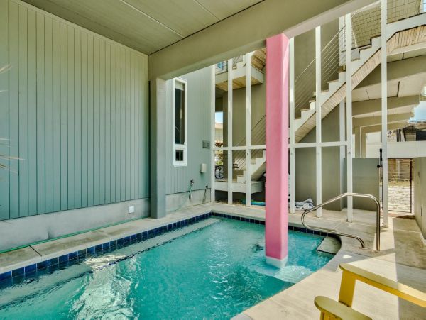 Luxury Beachfront Vacation Home 6 Bedrooms, Private Pool in Santa Rosa Beach