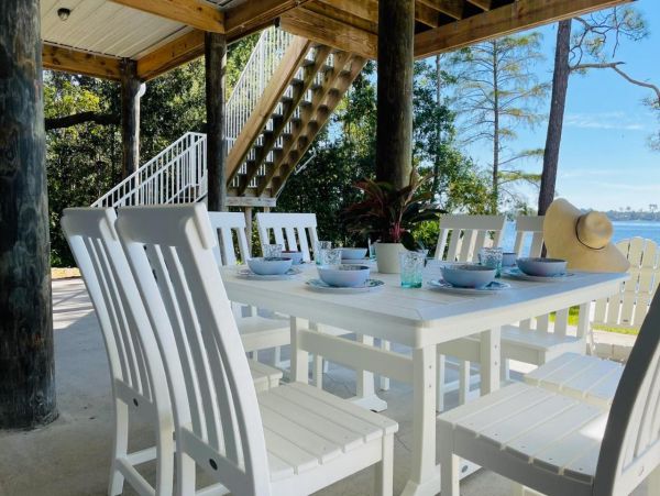 Bayfront Home Four Bedrooms with Private Pier, Patio & Amazing Water Views