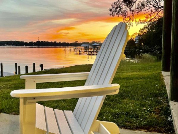 Bayfront Home Four Bedrooms with Private Pier, Patio & Amazing Water Views