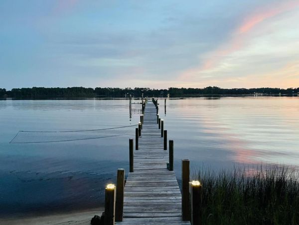 Bayfront Home Four Bedrooms with Private Pier, Patio & Amazing Water Views