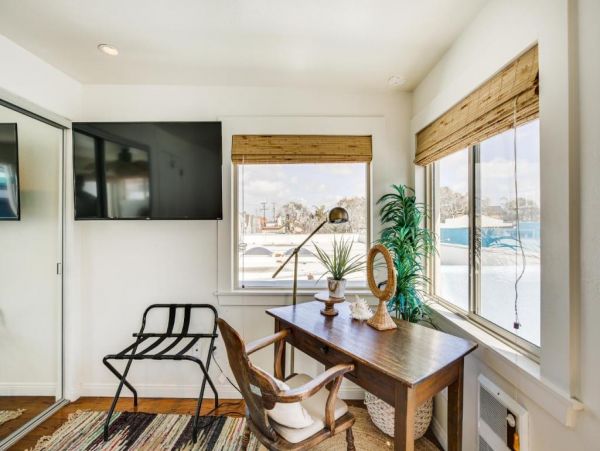 Walk to Beach San Diego Vacation Condo One Bedroom