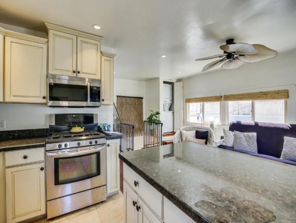 Walk to Beach San Diego Vacation Condo One Bedroom