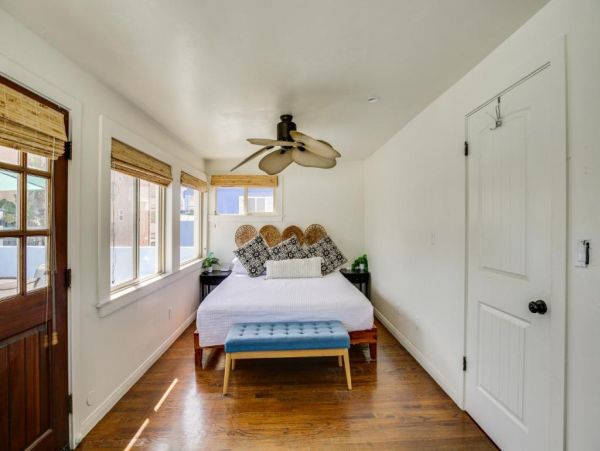 Walk to Beach San Diego Vacation Condo One Bedroom
