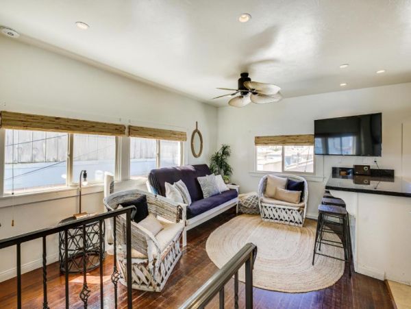 Walk to Beach San Diego Vacation Condo One Bedroom