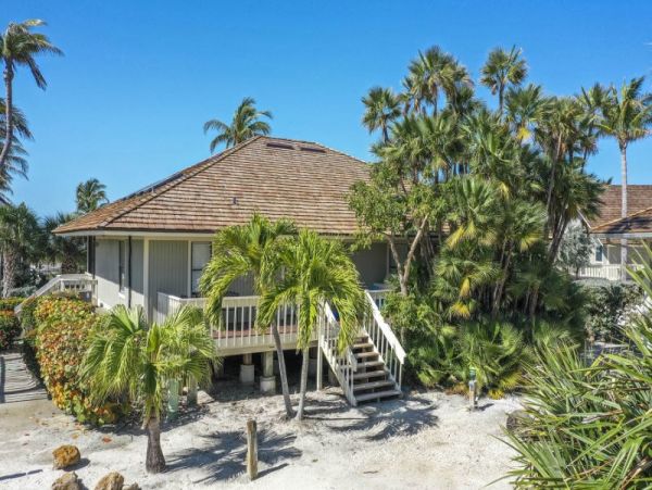 Captiva Vacation Home with 3 Bedroom & Beach Access