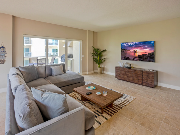 Gulf Views Siesta Key Vacation Condo with 2 Bedroom & Pool