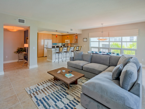 Gulf Views Siesta Key Vacation Condo with 2 Bedroom & Pool