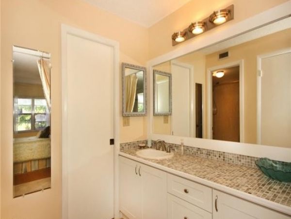 Two Bedroom Vacation Condo in Naples