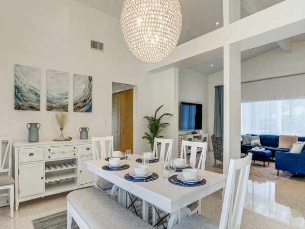 Siesta Key Haven with 3 Bedrooms & Canal Views
