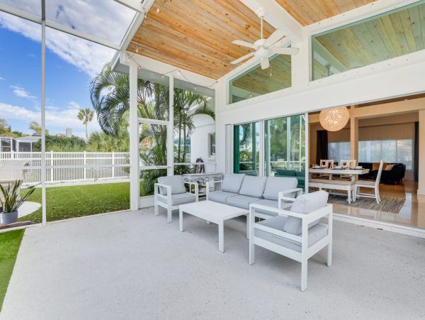 Siesta Key Haven with 3 Bedrooms & Canal Views