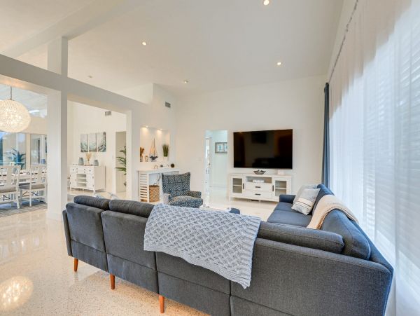 Siesta Key Haven with 3 Bedrooms & Canal Views