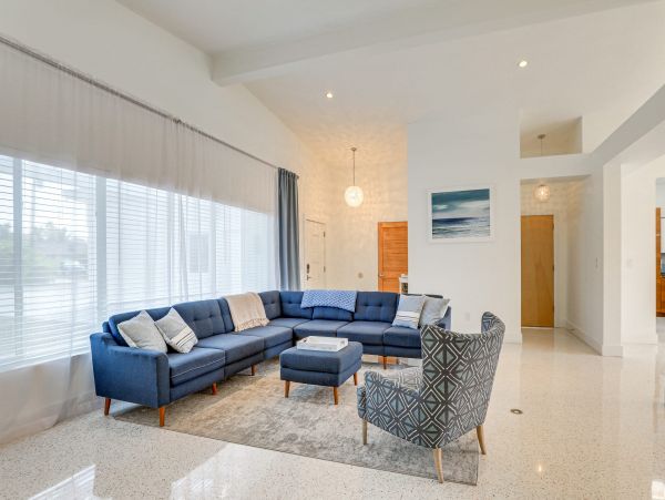 Siesta Key Haven with 3 Bedrooms & Canal Views