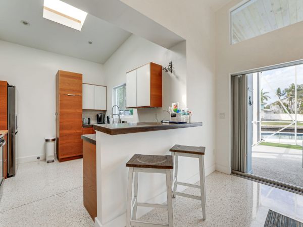 Siesta Key Haven with 3 Bedrooms & Canal Views