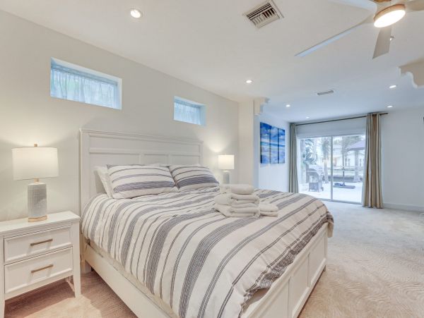 Siesta Key Haven with 3 Bedrooms & Canal Views