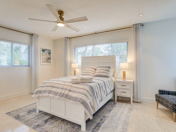 Siesta Key Haven with 3 Bedrooms & Canal Views
