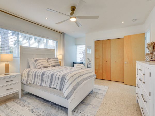 Siesta Key Haven with 3 Bedrooms & Canal Views