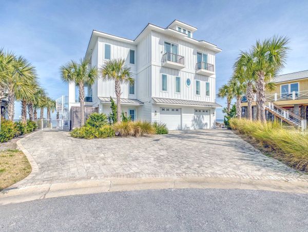 Luxury Waterfront Home with Private Pool, Outdoor Kitchen, Grill & TV
