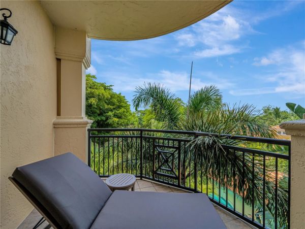 On Beach Longboat Key Vacation Condo Three Bedroom