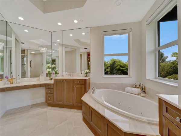 On Beach Longboat Key Vacation Condo Three Bedroom