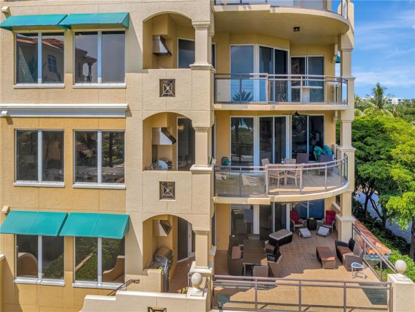 On Beach Longboat Key Vacation Condo Three Bedroom