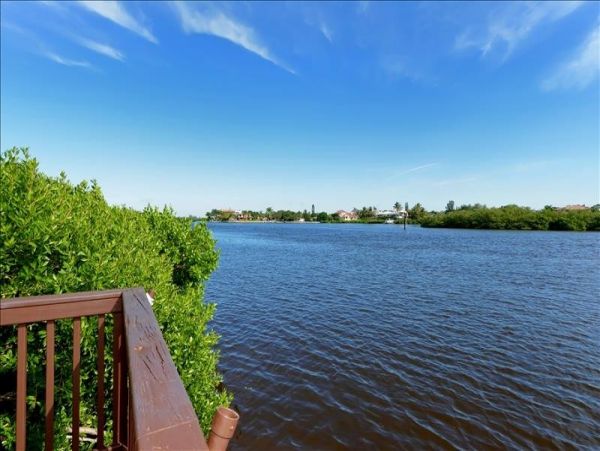 Siesta Key Two Bedroom Vacation Rental Near the Beach