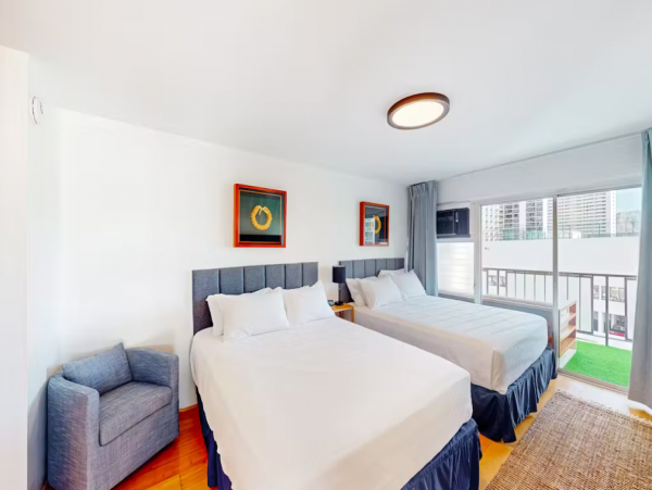 Honolulu Vacation Rental: Beach Access & City Views