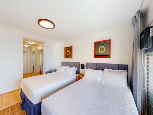 Honolulu Vacation Rental: Beach Access & City Views