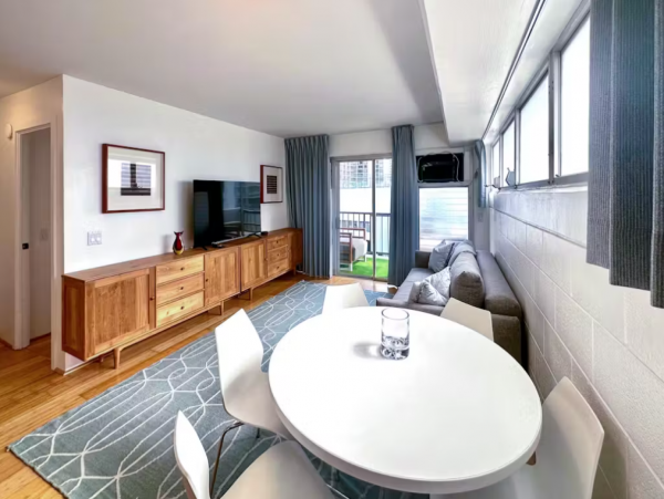 Honolulu Vacation Rental: Beach Access & City Views
