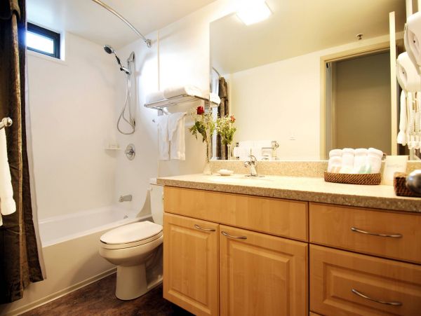 Waikiki Vacation Condo Two Bedroom Diamon Head Views