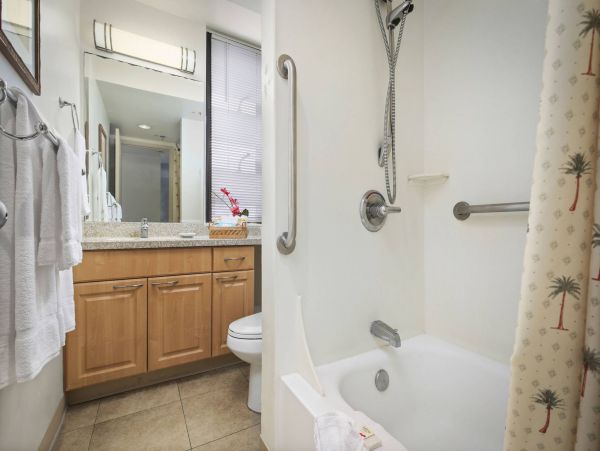 Waikiki Vacation Condo Two Bedroom Diamon Head Views