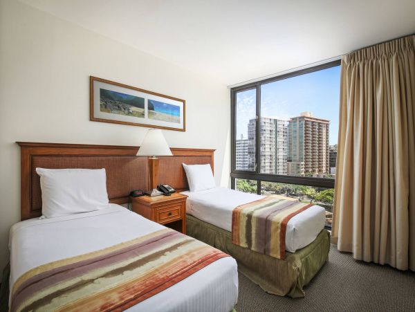 Waikiki Vacation Condo Two Bedroom Diamon Head Views