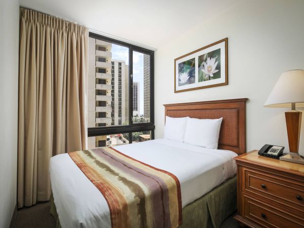 Waikiki Vacation Condo Two Bedroom Diamon Head Views