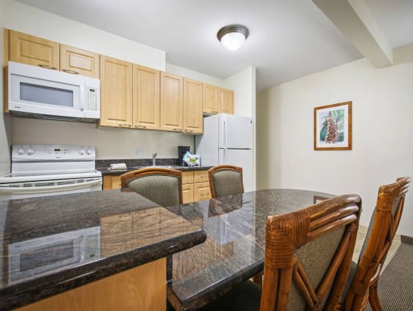 Waikiki Vacation Condo Two Bedroom Diamon Head Views