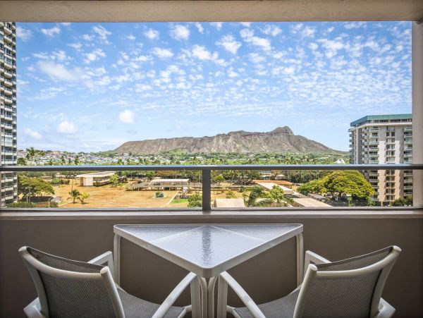 Waikiki Vacation Condo Two Bedroom Diamon Head Views