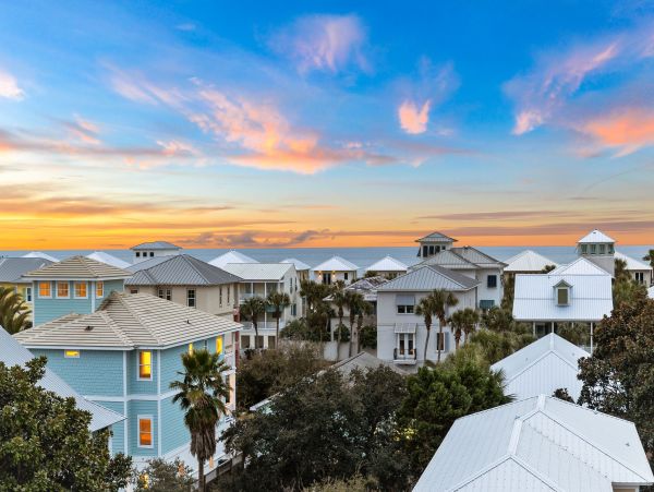 Luxury 8 Bedroom Pool Home Great Amenities